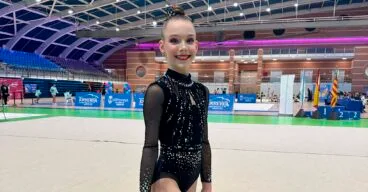 katherina truckacheva del club les marines de calp subcampeona autonomica en pelota