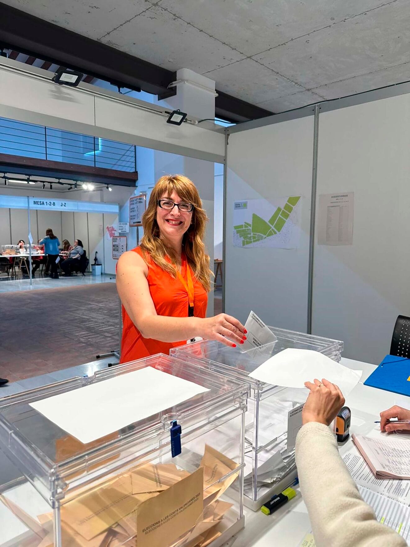 Mari Carme Ronda, de Compromís Benissa, frente a las urnas