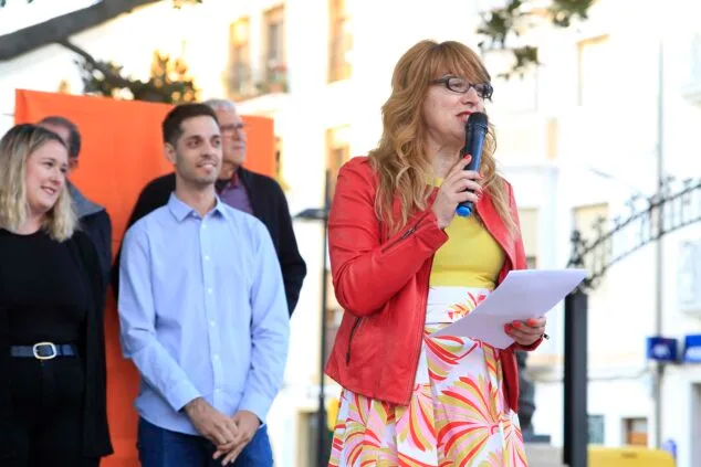 Compromís Benissa invita a la ciudadanía a su acto central de campaña con Gerard Fullana y MJ Calabuig 1 Imagen: Mari Carme Ronda durante la presentación de la candidatura de Compromís Benissa