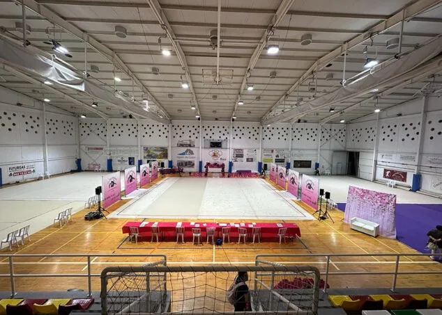 Más de 500 gimnastas de la Comunitat Valenciana, Murcia y Baleares se reúnen en el XIII Trofeo Les Marines de Calp 3 Imagen: Pabellón habilitado para el XIII Trofeo Les Marines