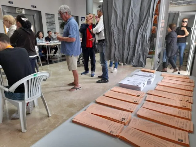 Imagen: Papeletas Colegio Electoral Verger