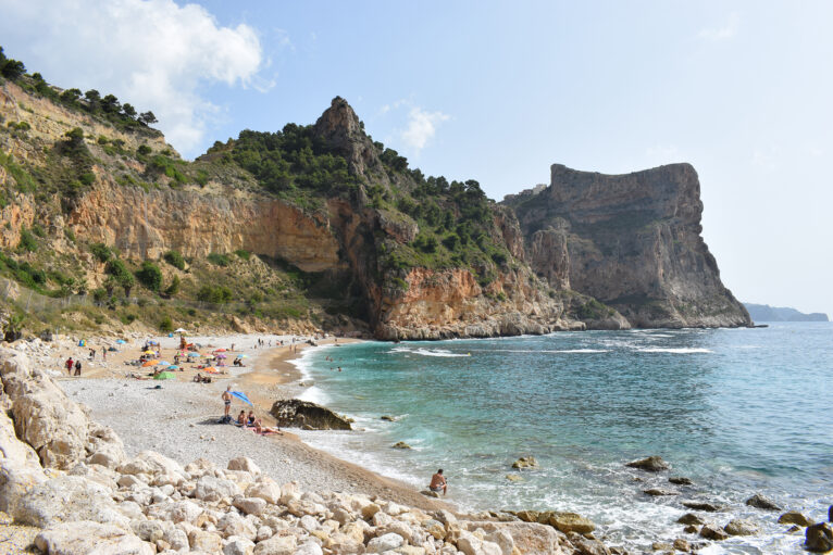 Cala del Moraig de Benitatxell durante el verano