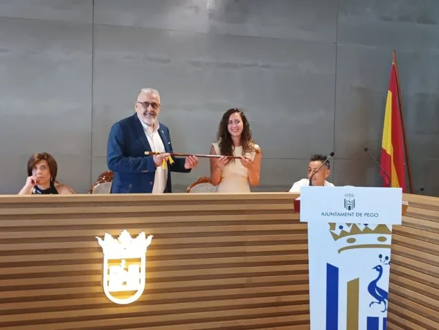 Las imágenes de la constitución de los nuevos ayuntamientos de la Marina Alta 4 Imagen: Enrique Moll alcalde de Pego