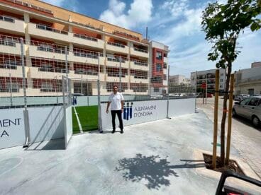 Entrada a la nueva pista de básquet y fútbol de Ondara