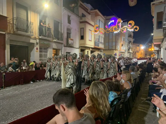 Así se vivió la esperada Entrada de Moros y Cristianos de Pego en el día grande de las fiestas 69 entrada de moros y cristianos de pego 2023 67
