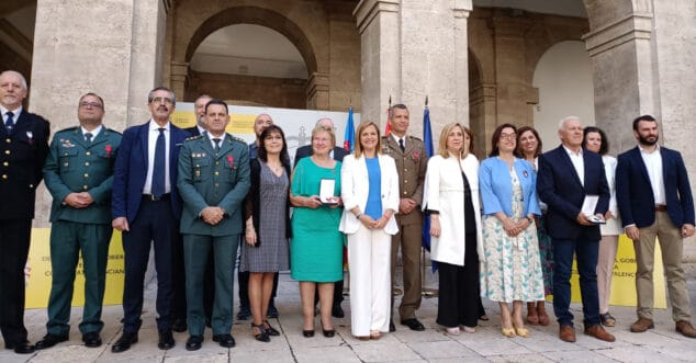 Imagen: Entrega de medalla al mérito por parte de la Delegación del Gobierno en la Comunitat Valenciana