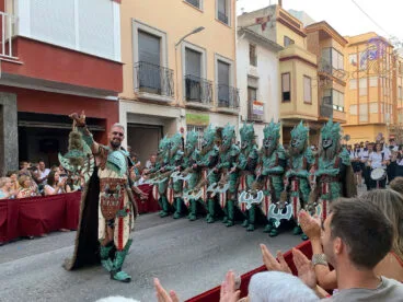 escuadra de los almogavers en la entrada de moros y cristianos de pego 2023