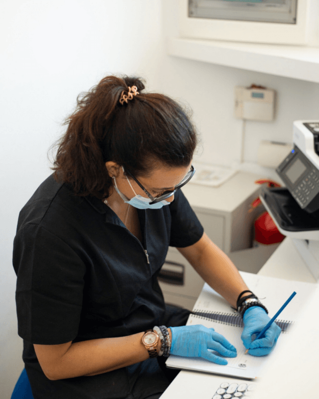 gabinete dental equiado con la alta tecnologia de vanguardia para tu tratamiento