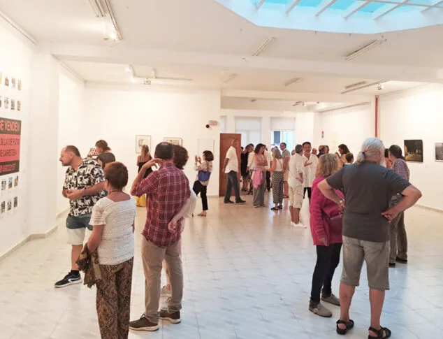 Imagen: Inauguración de la exposición de los alumnos de la escuela de pintura de Gata de Gorgos