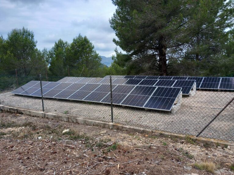 Instalación solar en la Urbanización de La Sella en Pedreguer