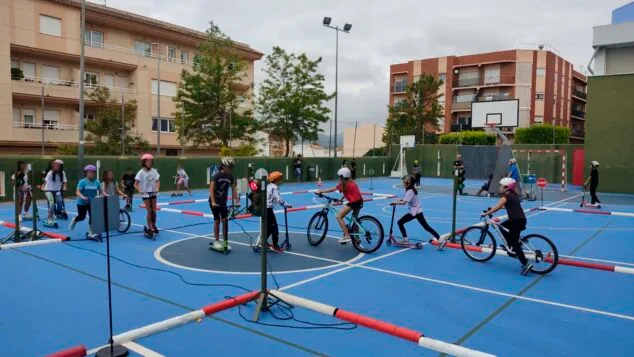 la policia local de teulada moraira ensena educacion vial a los escolares ceip sant vicent ferrer
