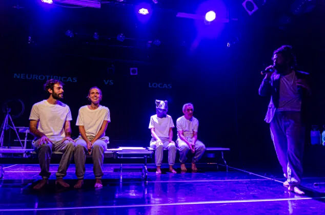 momento de la obra de teatro contencion mecanica corina lopez de sousa