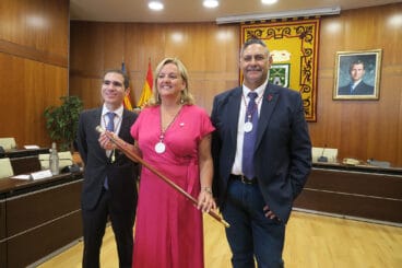 Representantes del nuevo tripartito en Calp, Ana Sala, Ximo Perles y Guillermo Sendra