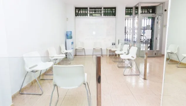 Wartezimmer der Tierklinik Denia