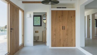 Handgefertigte Holzarbeiten für eine exklusive Residenz, ausgeführt von Juan Vilar Construcciones