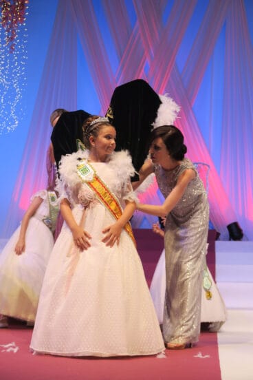 Abril Mestre Castillo elegida Reina Infantil de les Festes de Calp