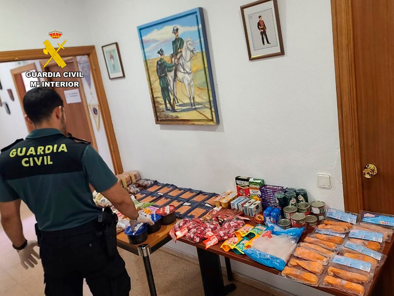 Artículos interceptados por la Guardia Civil a la pareja que cometía hurtos en Calp