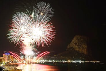 Castillo de fuegos artificiales en Calp (archivo)