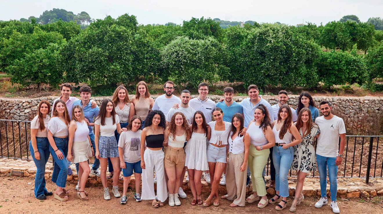 Festeros y festeras de Benitatxell este 2023