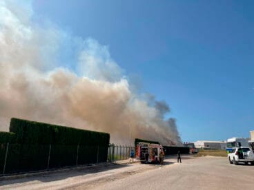 Incendio en el polígono industrial del Verger
