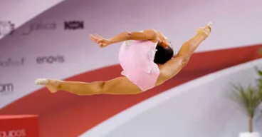 laia martinez del cg les marines de calp en uno de sus ejercicios