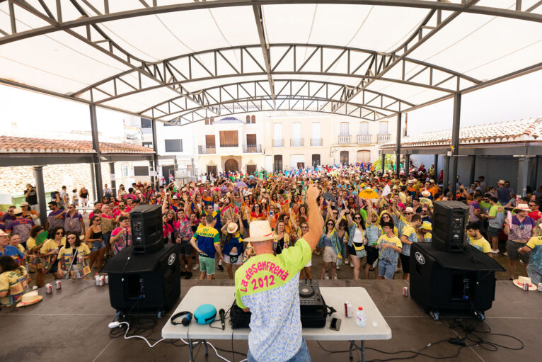 Les quinades de Pedreguer reunidas en la fiesta de la cerveza y la cassalla