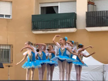 Muestra de baile moderno y ballet en fiestas de Benitatxell 15