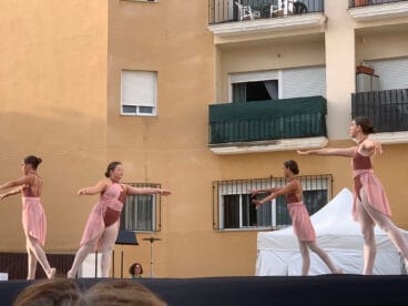 Muestra de baile moderno y ballet en fiestas de Benitatxell 19
