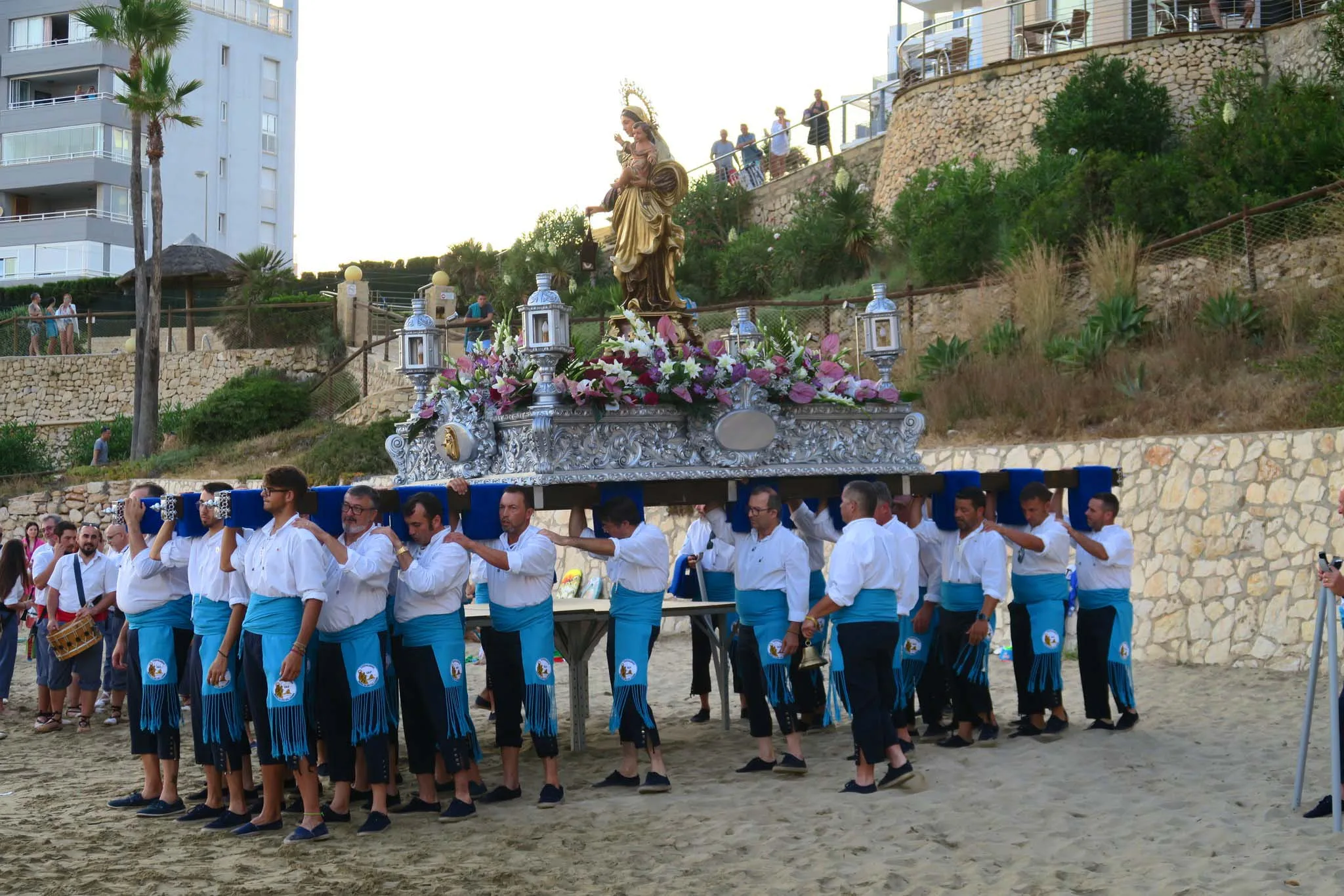 procesion en honor a la virgen del carmen en calp