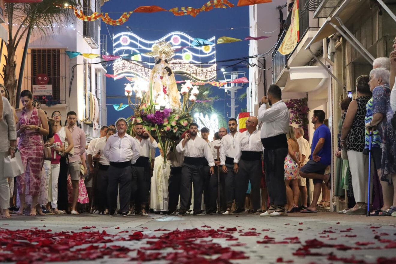 Procesión en Moraria en honor a la Virgen de los Desamparados - Ajuntament de Teulada