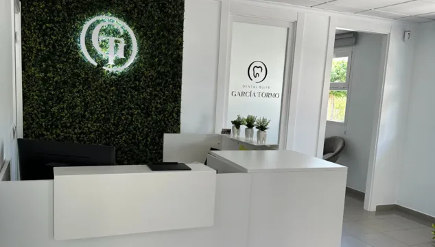 tu sonrisa es la prioridad de garcia tormo dental suite