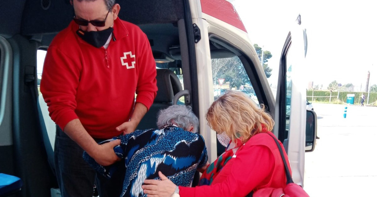 vehiculo adaptado de cruz roja 1