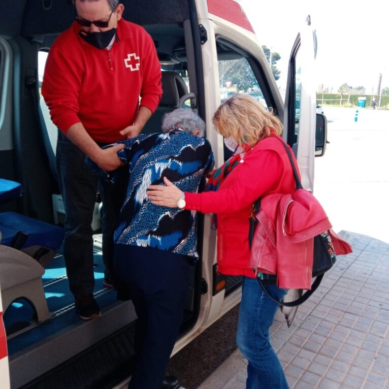 Vehículo adaptado de Cruz Roja