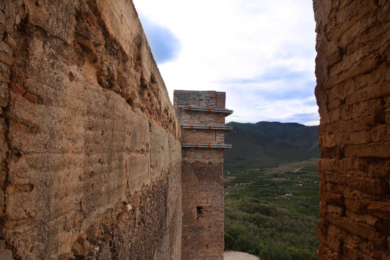 Vista desde el interior del Castell de Forna (l'Atzúbia)