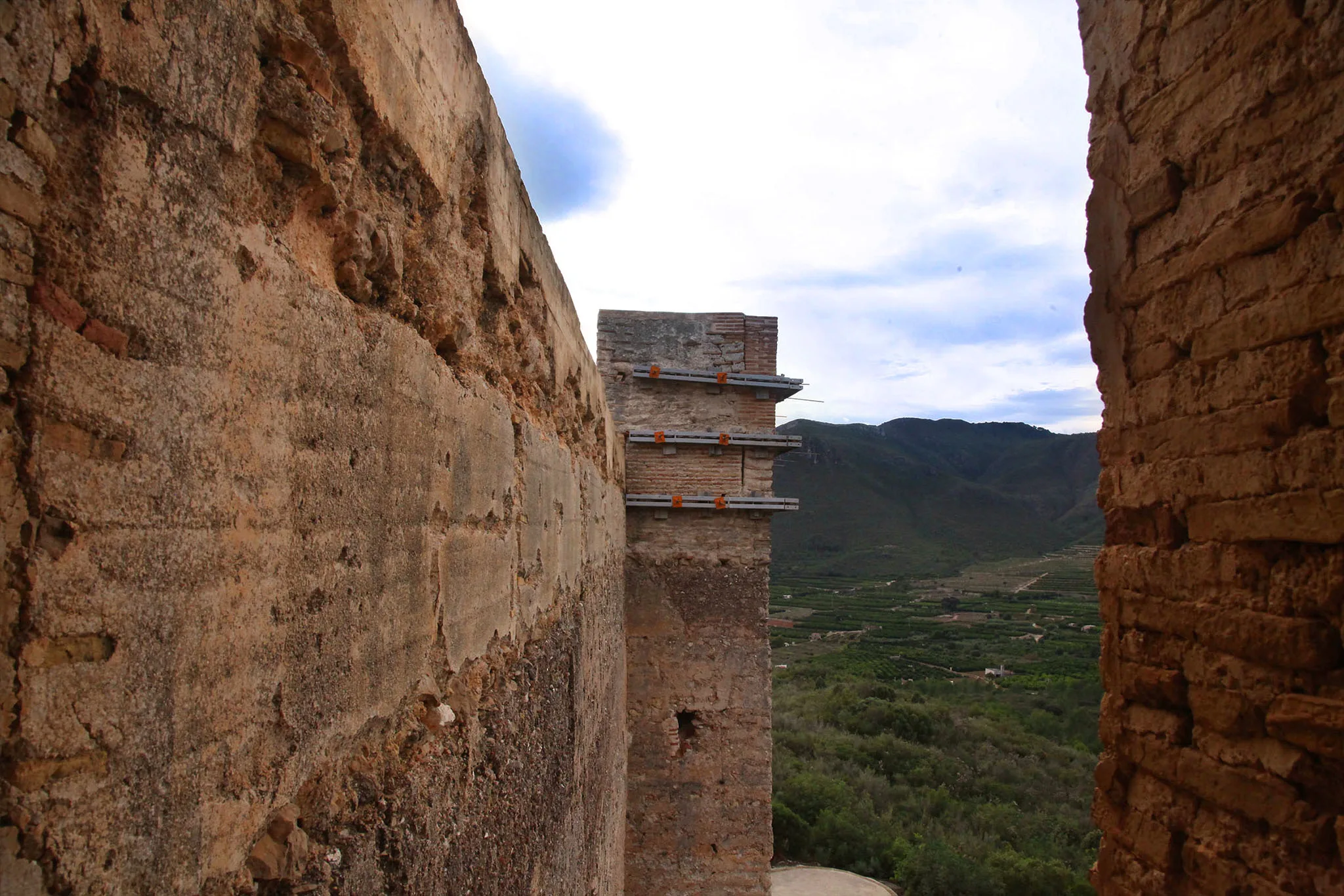 vista desde el interior del castell de forna latzubia
