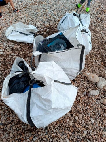 Basura en la cala dels Testos de Benitatxell 02