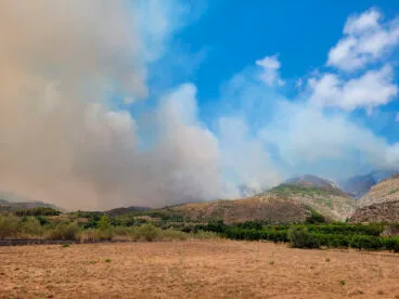 El incendio desde el término municipal de Sagra