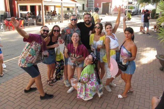 Imagen: Grupo de quintos en las fiestas de Beniarbeig