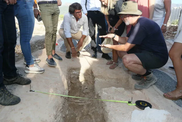 una de las tumbas excavadas en la necropolis