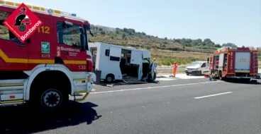 vehiculo siniestrado en la rotonda de benissa