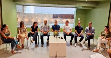 Arturo Poquet, alcalde de Benissa, y su equipo de gobierno durante la reunión informativa