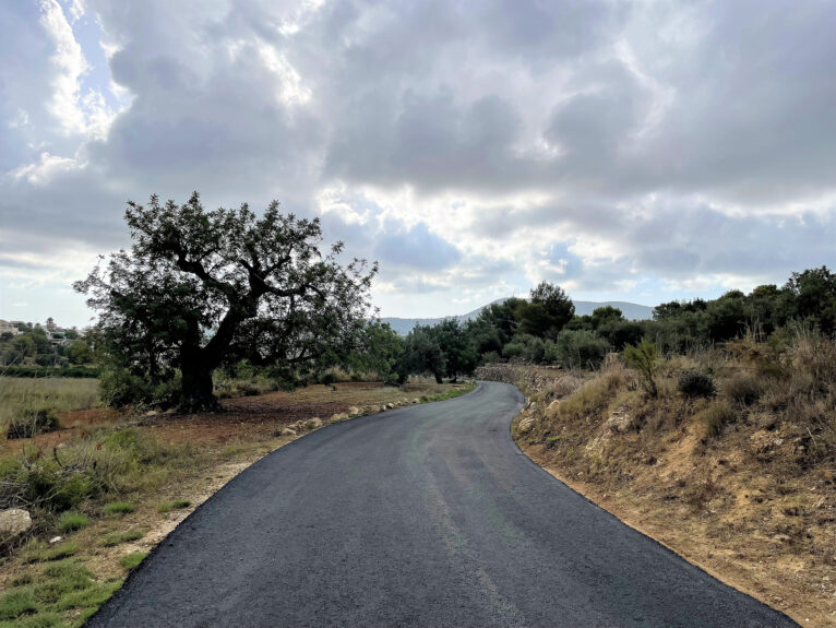 Camino asfaltado en Benitatxell