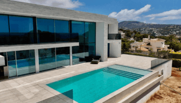 Descubre Villa Enebro, una extraordinaria villa en Moraira con vistas panorámicas al mar. Ref: PG6444 (1.950.000€)