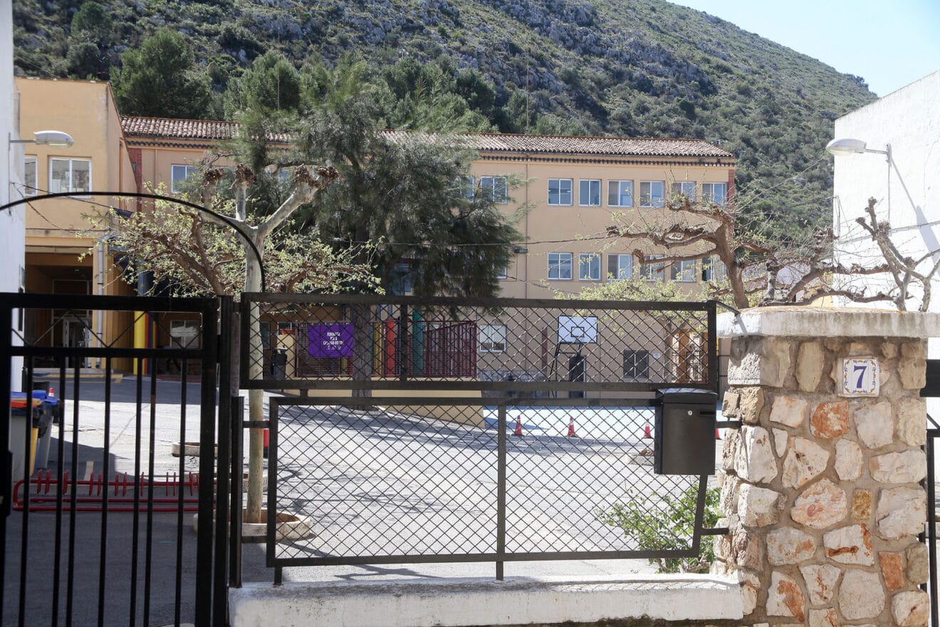Entrada del CEIP El Trinquet de Pedreguer
