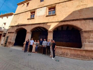 Equipo de Gobierno de Benissa frente al próximo Centre d’Interpretació Museu de la Ciutat en la Sala del Consell