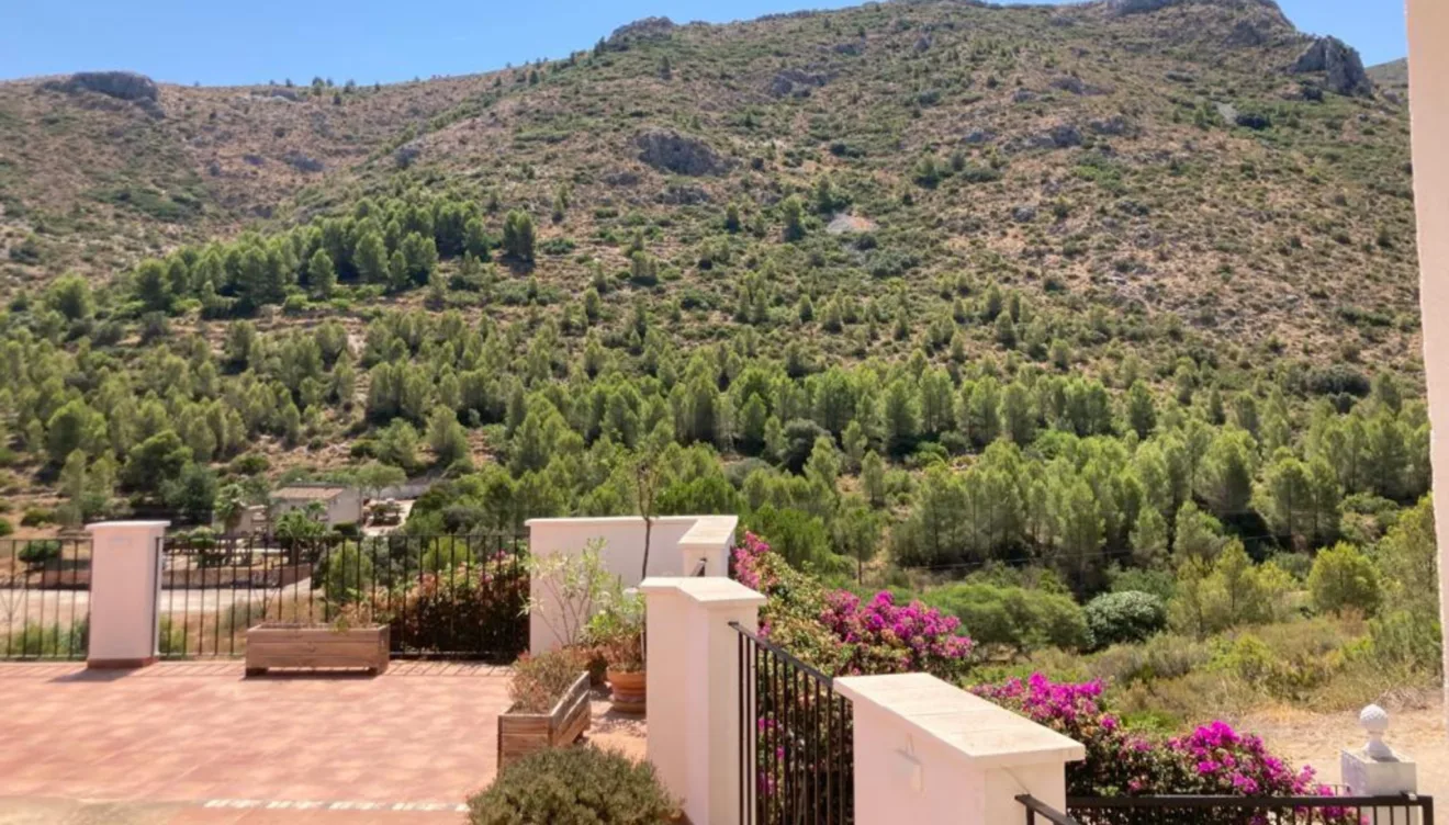 Fabulosas vistas al Monte Solanada de Pedreguer