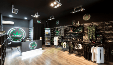 Interior de la tienda Cannabis Store