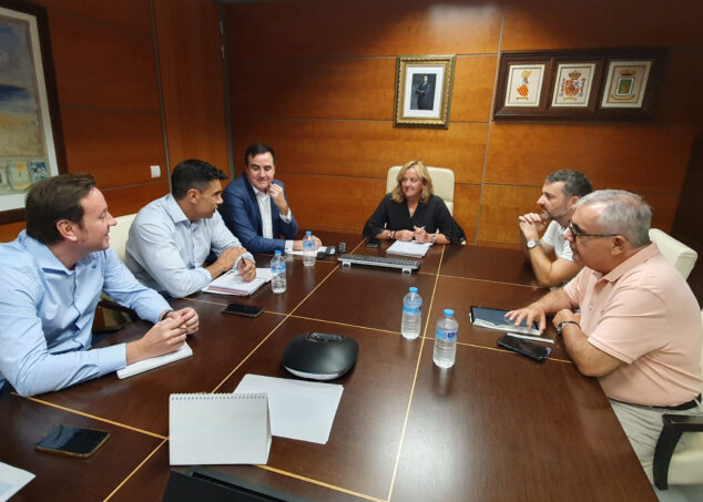 Imagen: Reunión entre las autoridades locales de Calp y la empresa Acciona