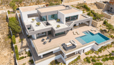Villa Panorama con impresionantes vistas a la bahía de la Costa Blanca y al peñón de Ifach. Ref: PG5196 (2.950.000€)
