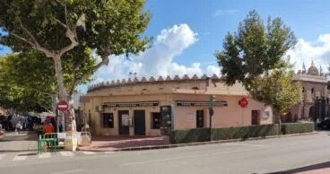 Vista del que era el bar de la plaza de toros de Ondara